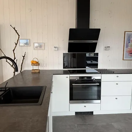 Mauri - 350m From The Sea By Interhome Nyaraló