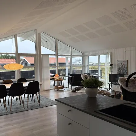 Mauri - 350m From The Sea By Interhome Feriehus